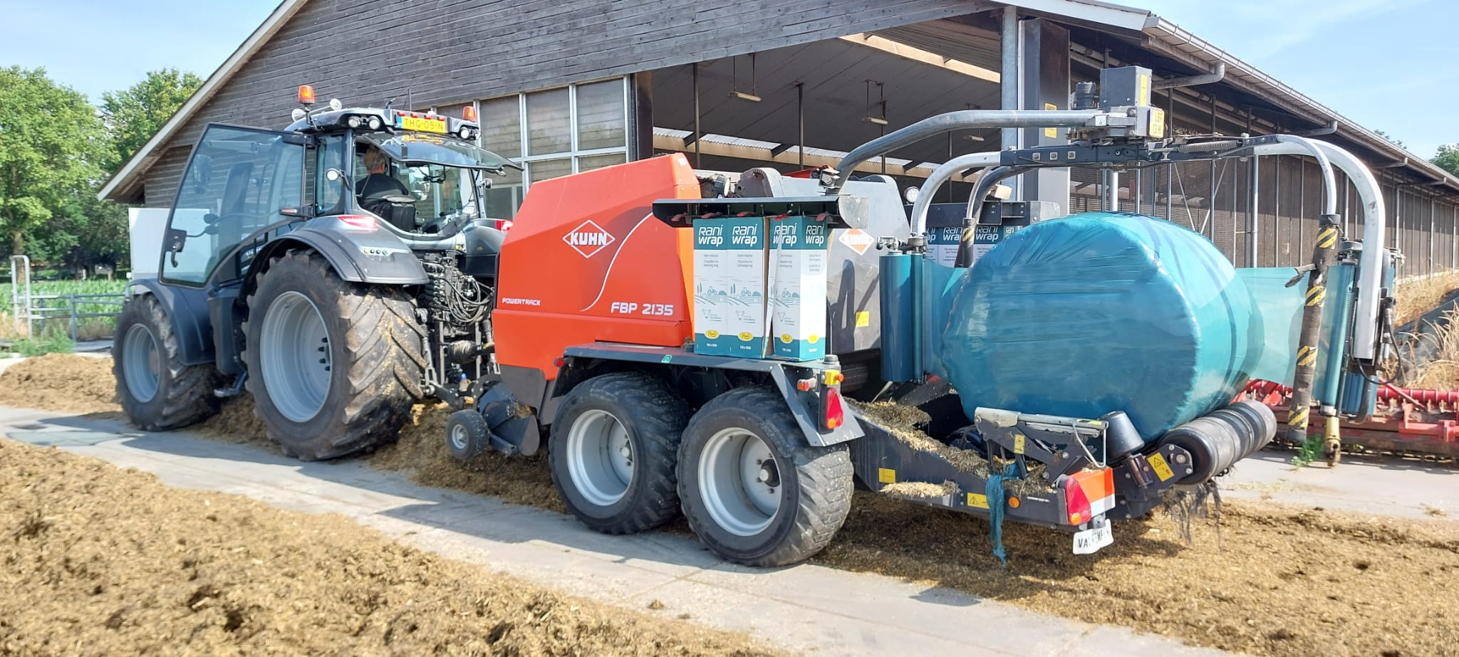 Pers/wikkel combinatie kuilvoer